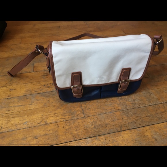 Coach purse - Picture 2 of 7